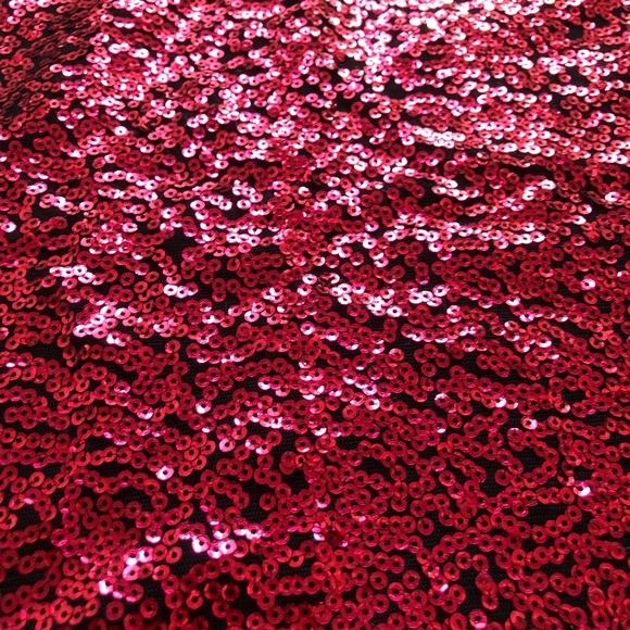 NWOT Stretchy Raspberry Sequin Skirt - Picture 2 of 3